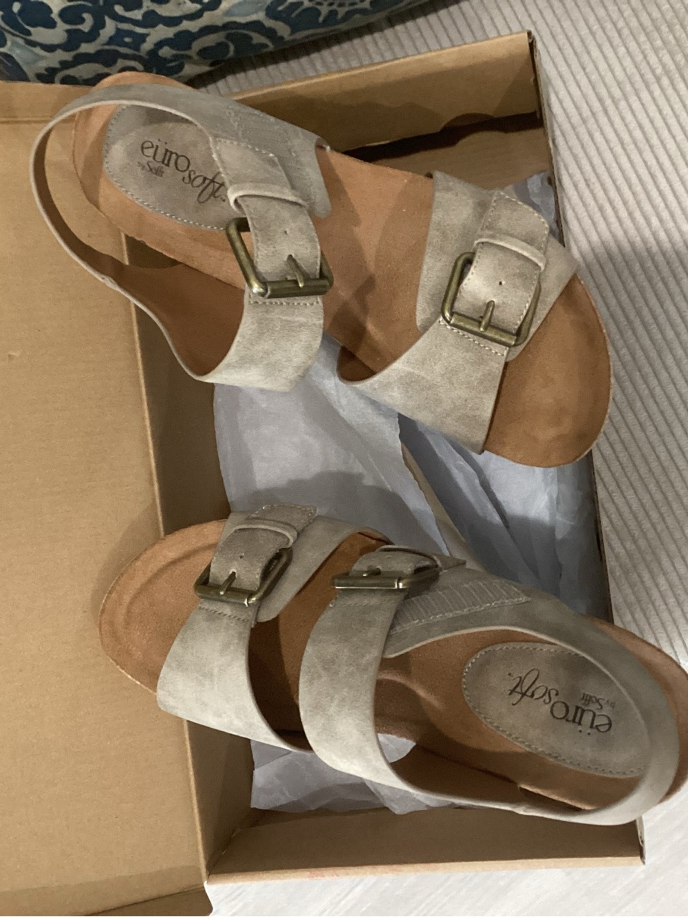 EuroSoft Stone Taupe Sandals Size 9 - Picture 2 of 8